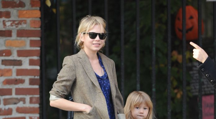 WHY YOU SHOULD SERIOUSLY CONSIDER DATING A SINGLE MOM